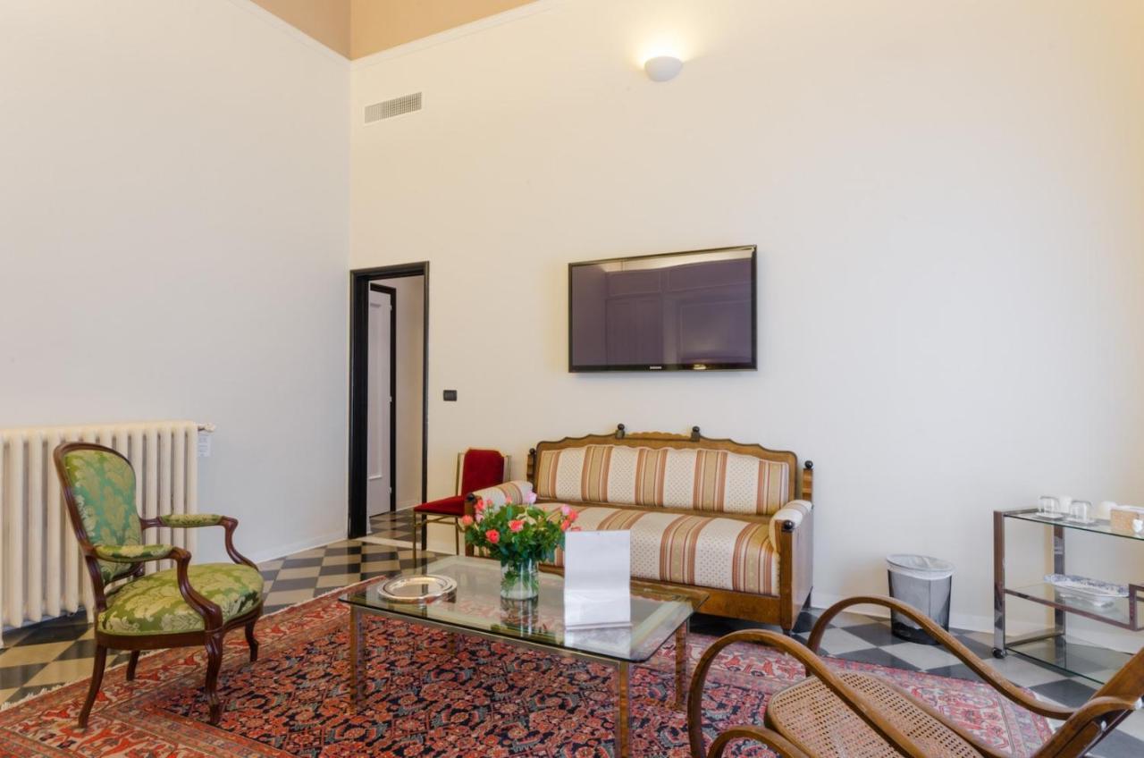 Dimora Novecento Acomodação com café da manhã Pescara Exterior foto